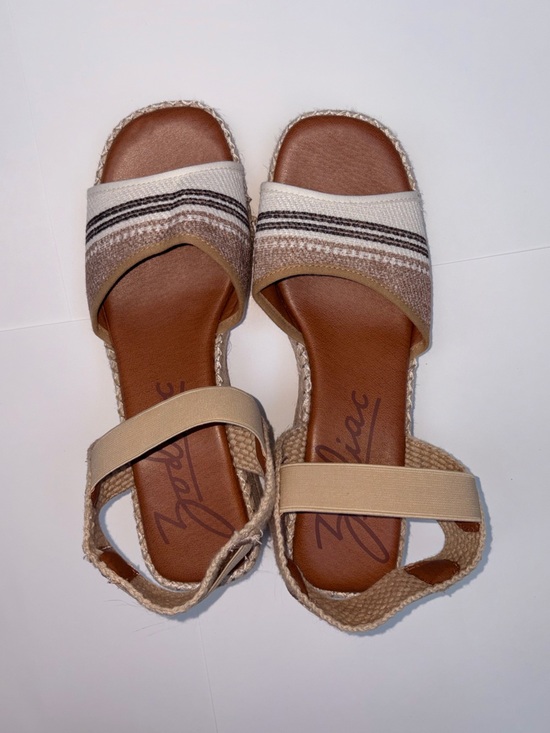 Zodiac Shoes - Size 11 Zodiac Neutral Woven Striped Espadrille Sandals- excellent condition